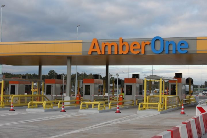 Bramki poboru opłat na autostradzie A1 AmberOne